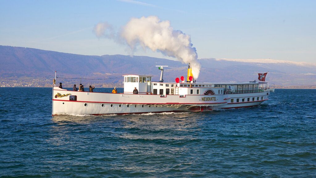 Cancelled : Boat parade on the Three Lakes