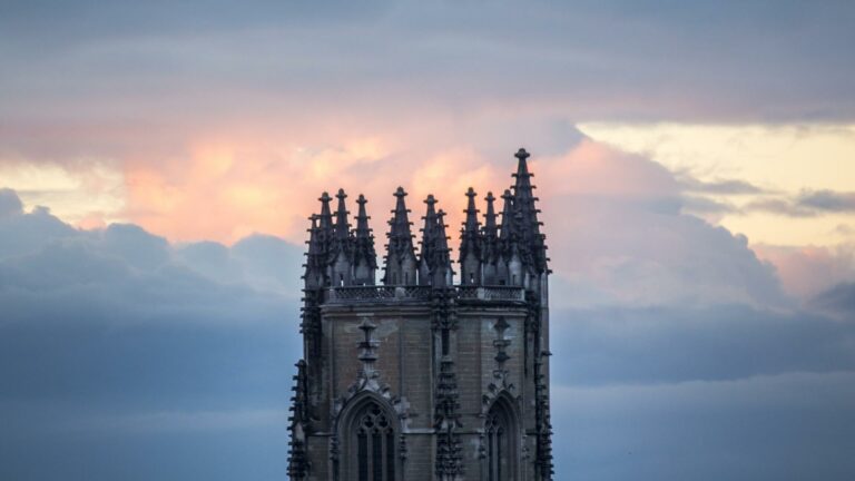 La tour de la cathédrale est ouverte! 