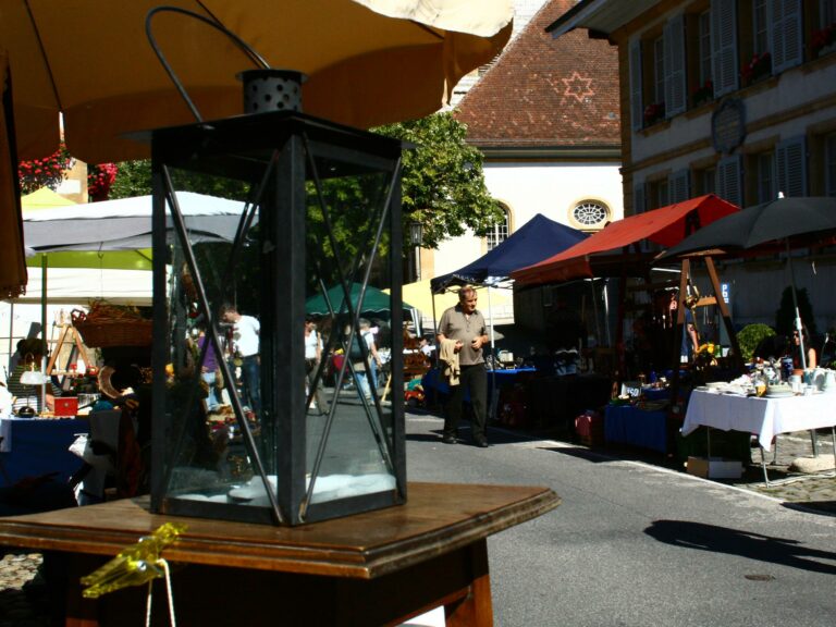 Brocante et marché artisanal