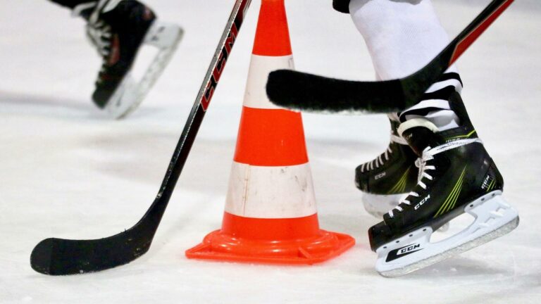 Hockey sur glace, patinoire 16/9
