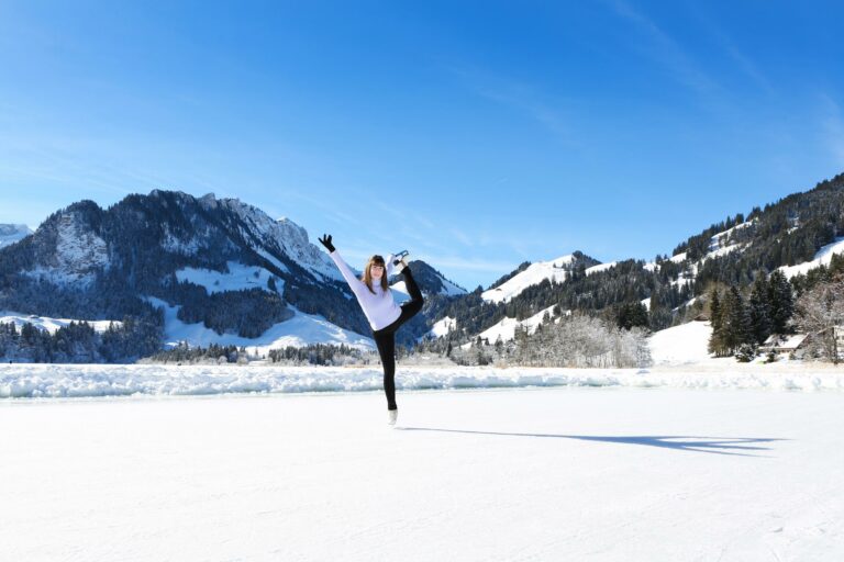 Gefrorener Bergsee