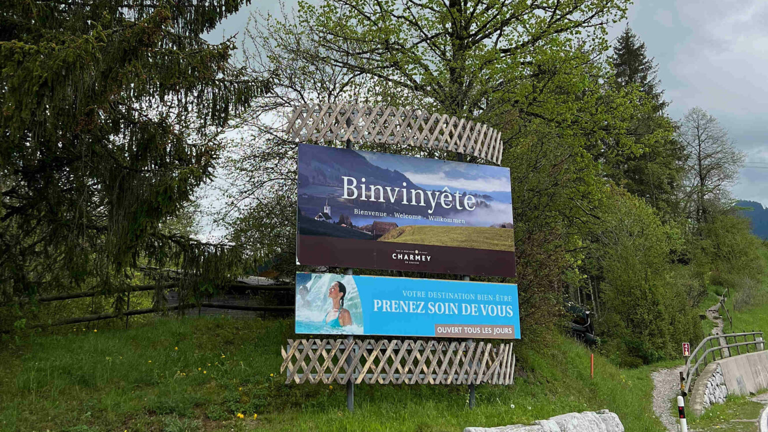 Patois Fribourg, Bolz, Sensler und andere Freiburger Dialekte.