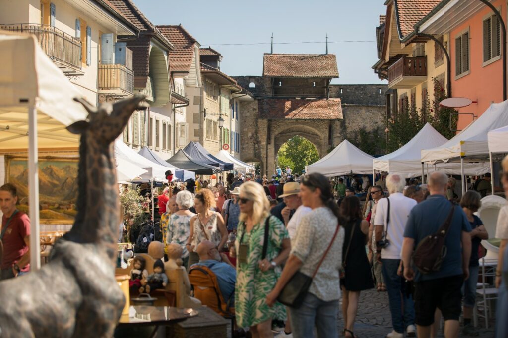 La Brocante en plein air fait son grand retour à Estavayer-le-Lac !