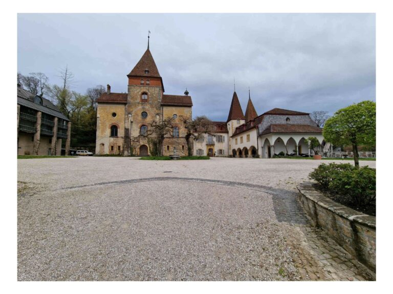 Semaine de danse et de taiji au château de Münchenwiler