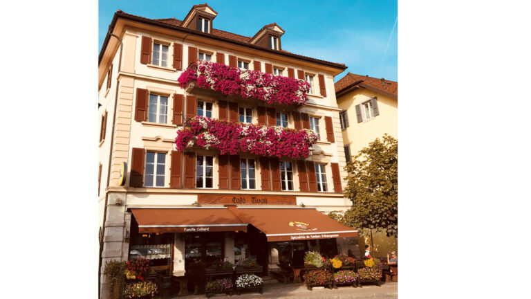paccots-70360-cafe-tivoli_3000