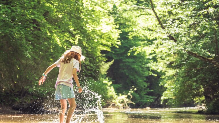 Le Pied Total, a barefoot trail in Romont