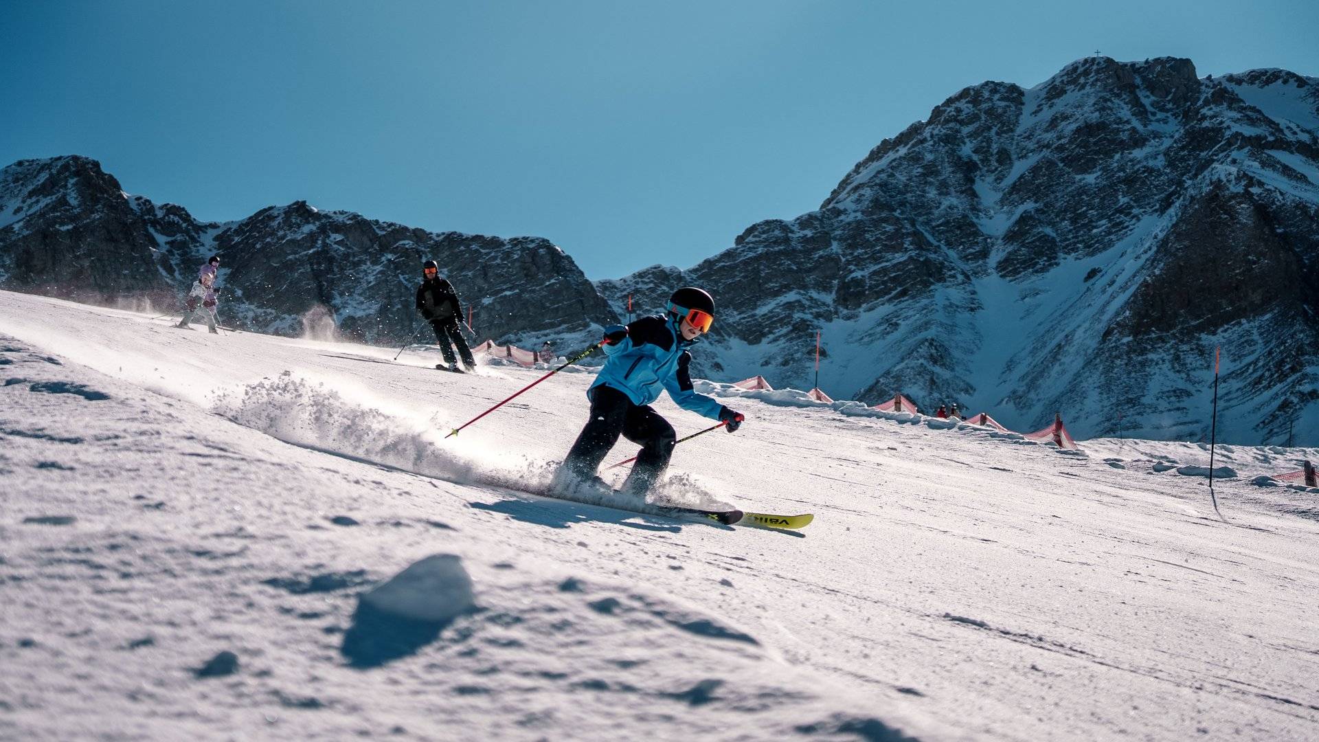 Tout schuss à ski et en snowboard