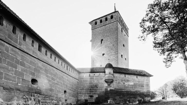 Porte de Morat NB 1920 x 1080