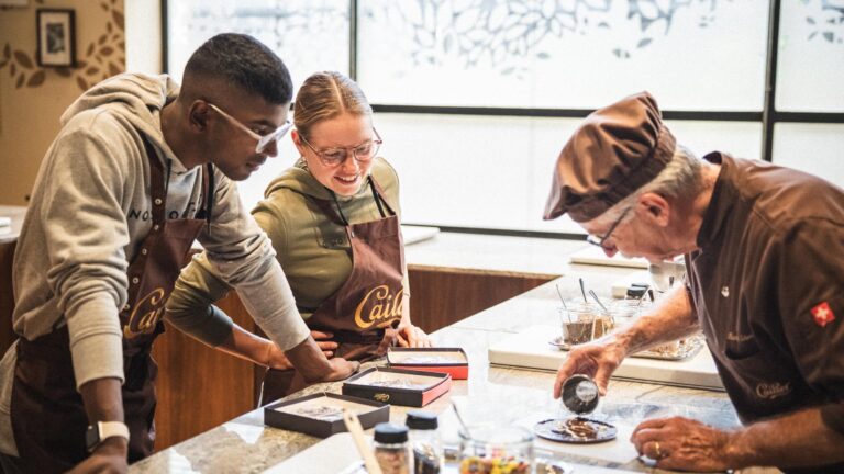 Alanis Siffert's chocolatey picks 🖤