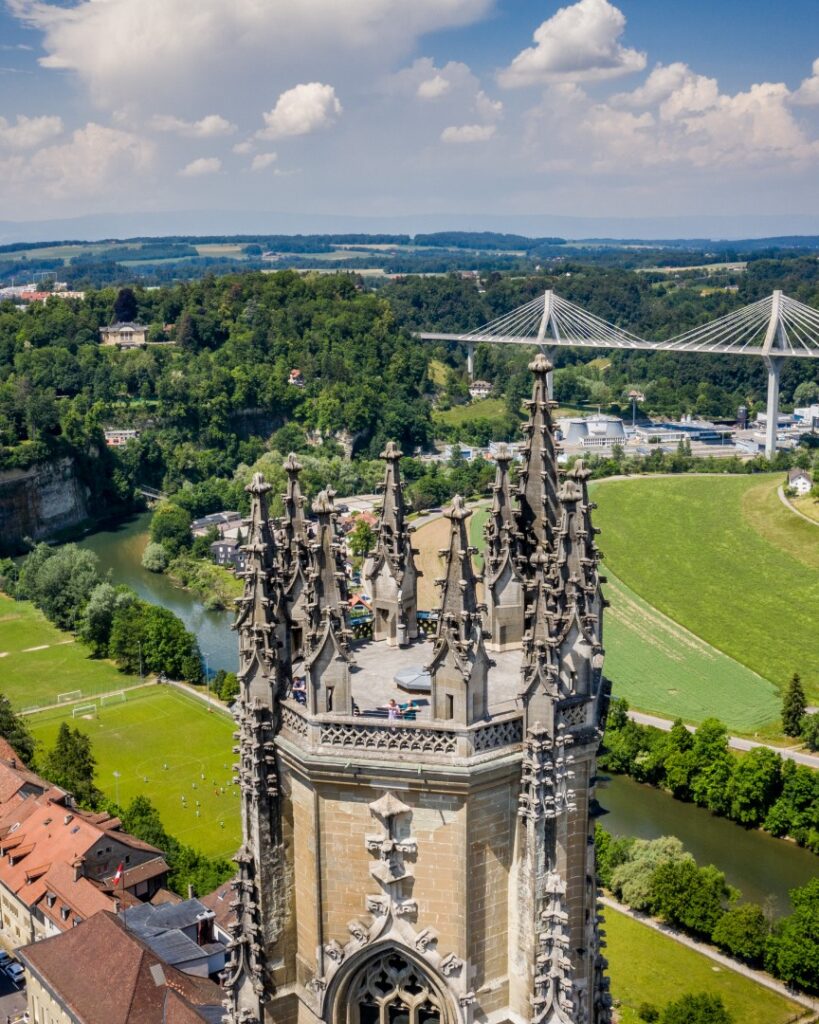 La tour de la cathédrale