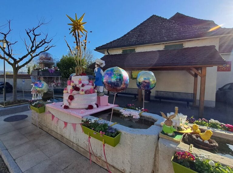 Decorated Easter Fountains :       Vully and Cudrefin