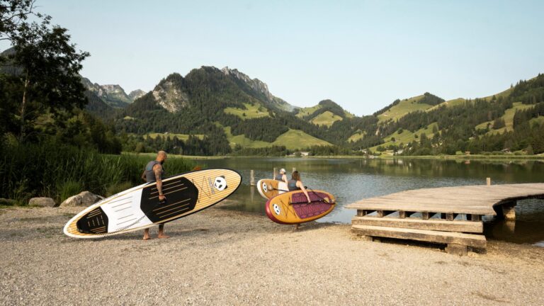 Stand Up Paddle SUP auf dem Schwarzsee