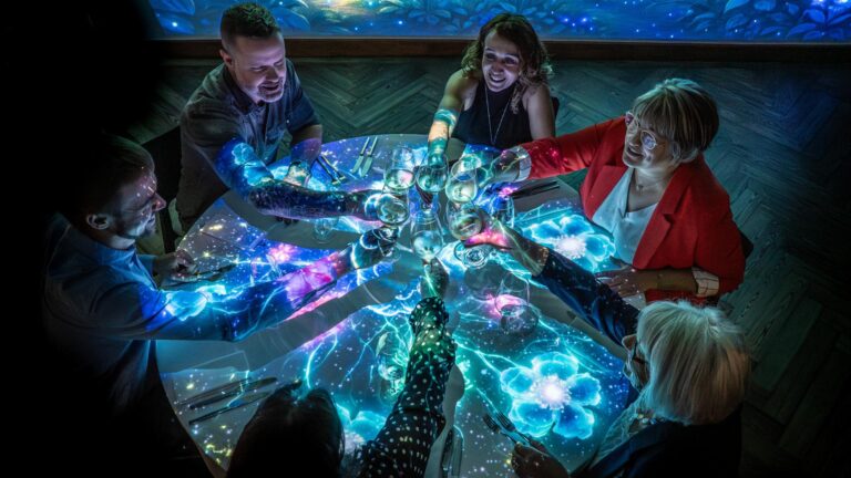 Dine & Light: Experience dining in a whole new light